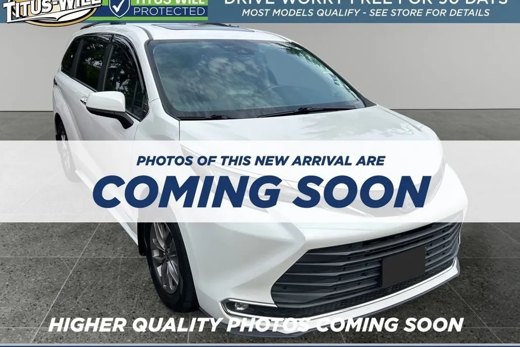 2021 Toyota Sienna XLE photo 1