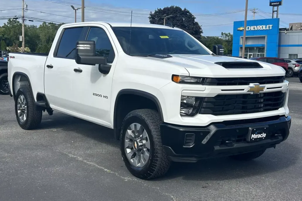 2025 Chevrolet Silverado 2500HD Custom photo 1