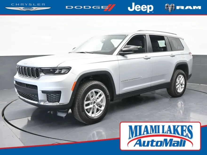 2025 Jeep Grand Cherokee Laredo photo 1