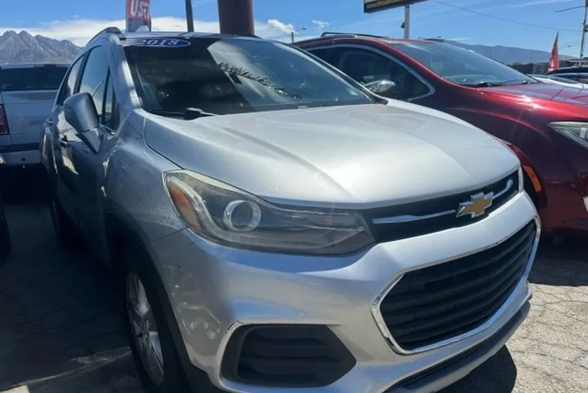 2018 Chevrolet Trax LT photo 1