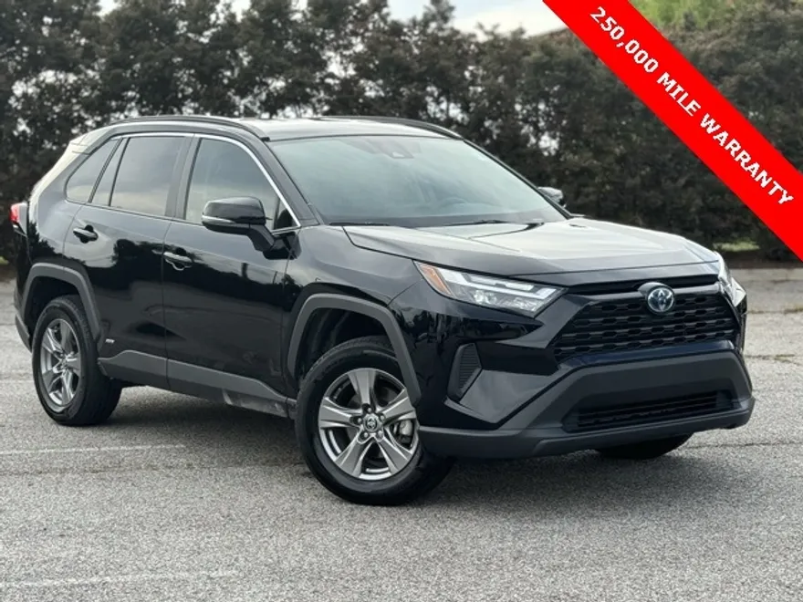 2024 Toyota RAV4 Hybrid XLE photo 1