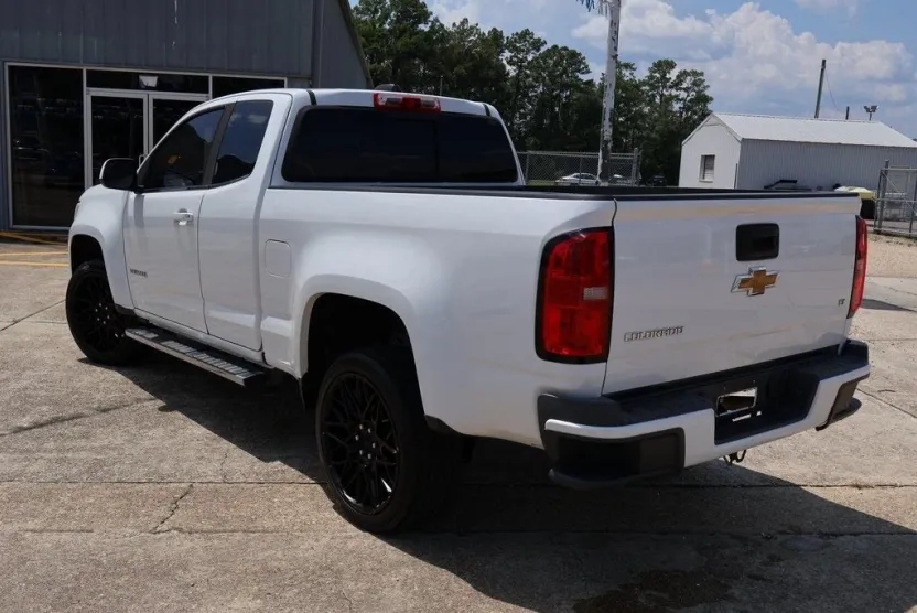 2019 Chevrolet Colorado LT photo 1