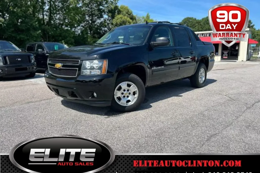 2013 Chevrolet Avalanche LT photo 1