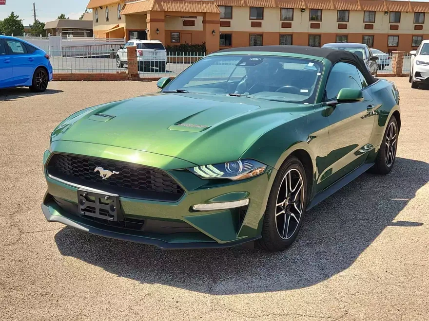 2023 Ford Mustang Convertible photo 1