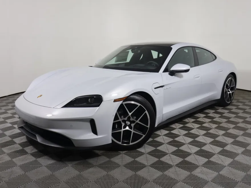 2025 Porsche Taycan photo 1