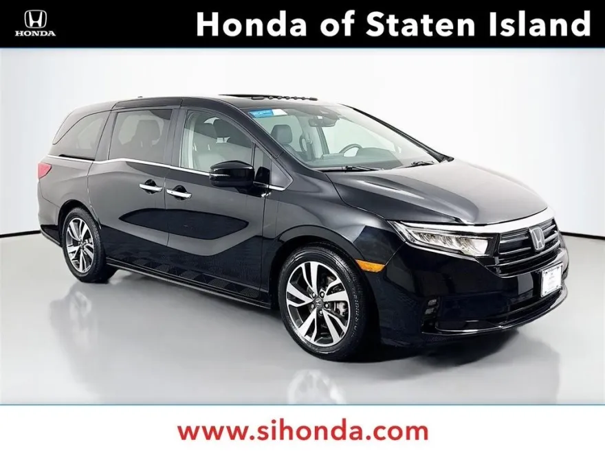 2023 Honda Odyssey Touring photo 1