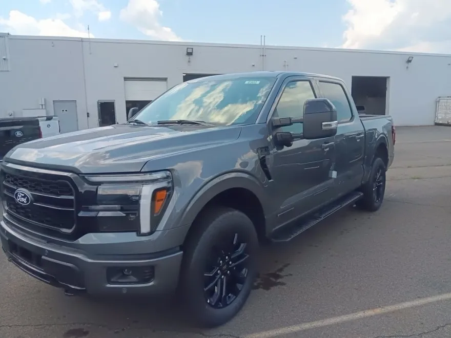 2025 Ford F-150 Lariat photo 1