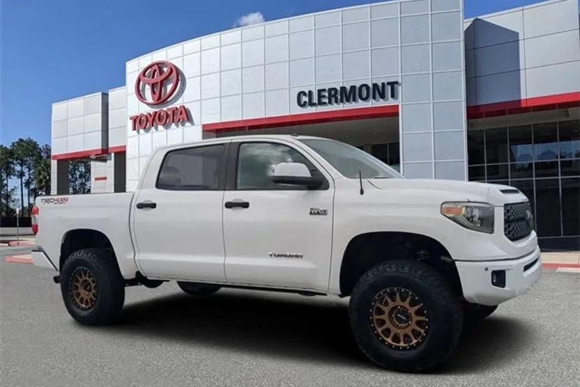 2018 Toyota Tundra SR5 photo 1
