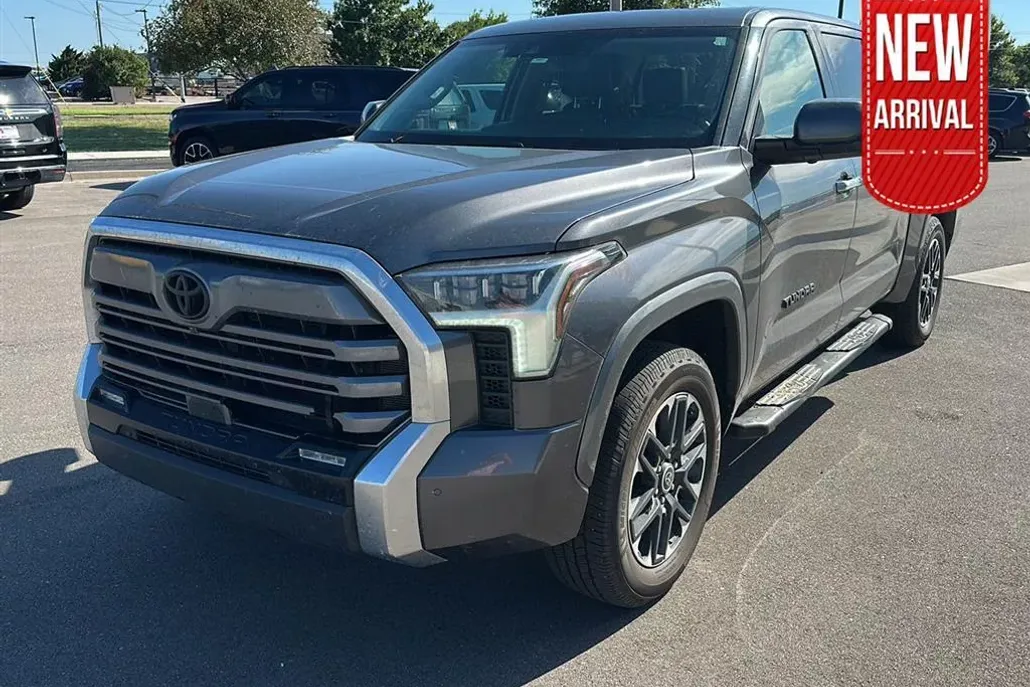 2023 Toyota Tundra Limited photo 1