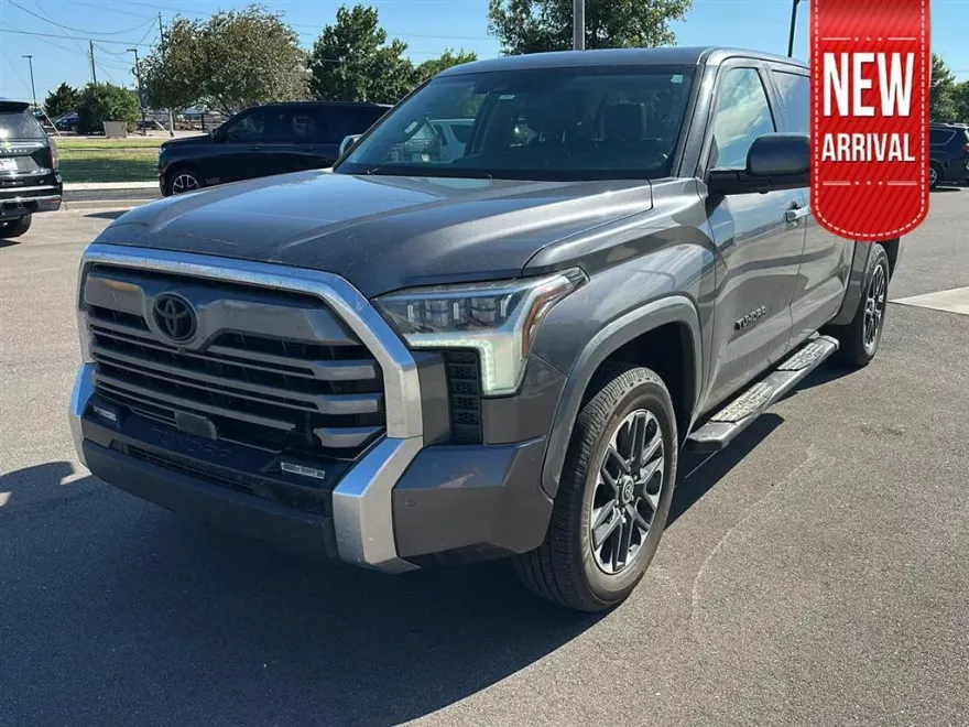 2023 Toyota Tundra Limited photo 1