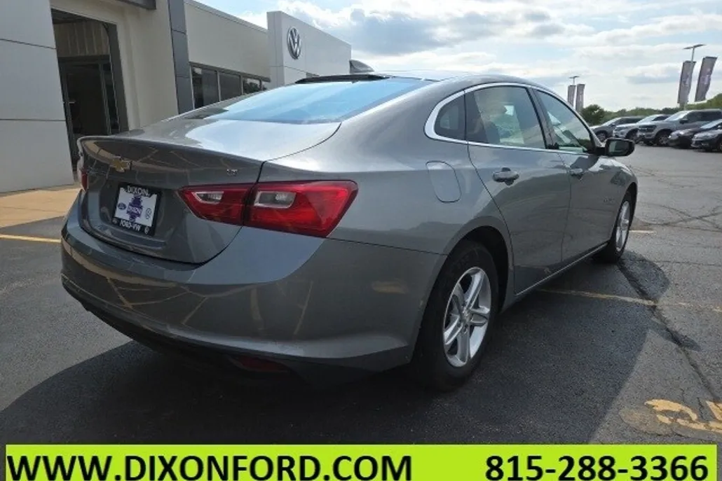 2023 Chevrolet Malibu 1LT photo 1
