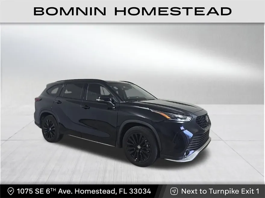 2024 Toyota Highlander LE photo 1