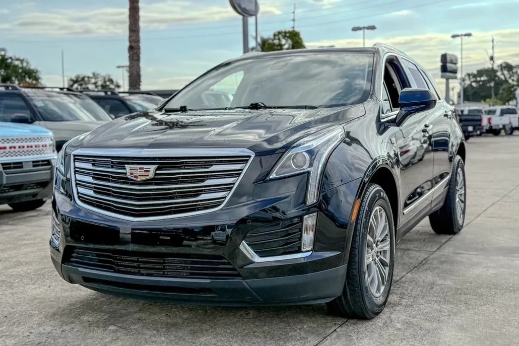 2019 Cadillac XT5 Luxury photo 1