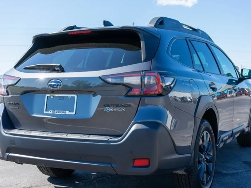 2023 Subaru Outback Onyx Edition photo 1