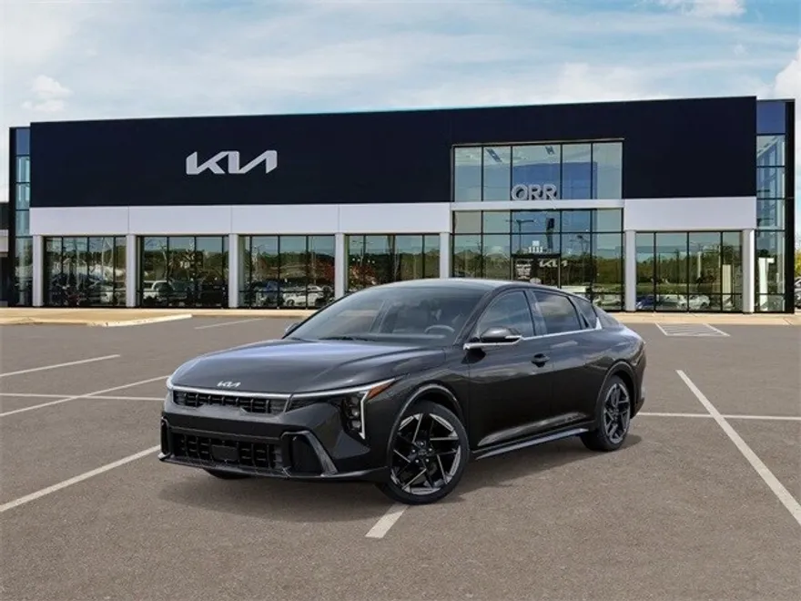 2025 Kia K4 GT-Line photo 1