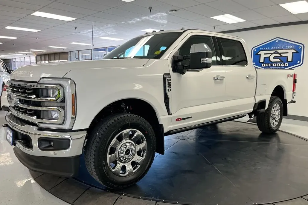 2025 Ford F-250 King Ranch photo 1