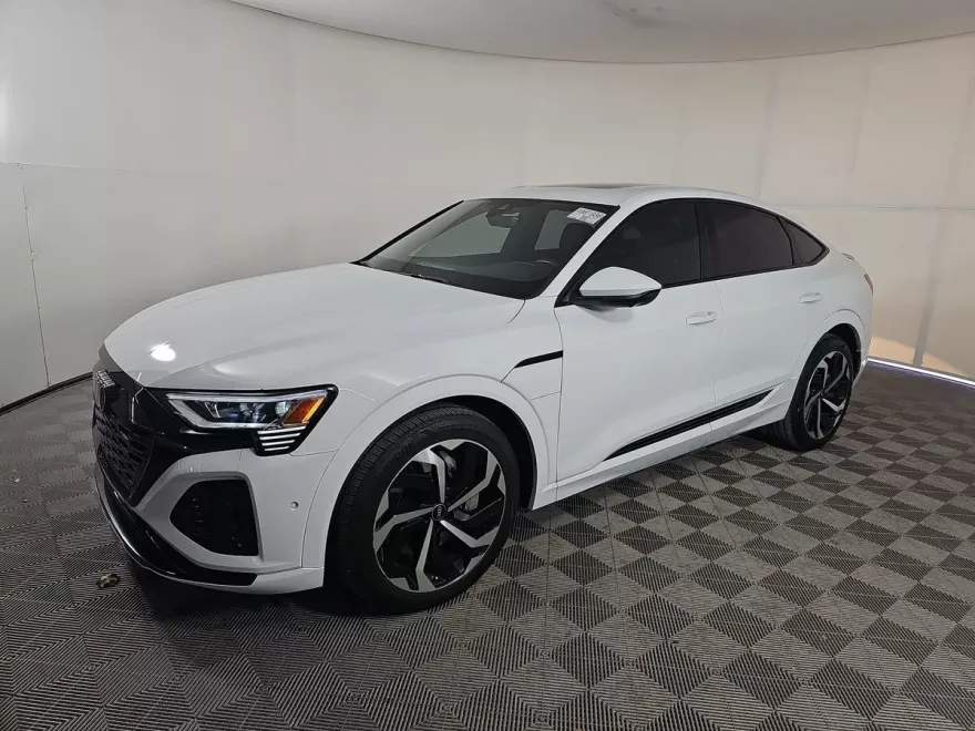 2024 Audi Q8 E-tron Premium Plus line photo 1