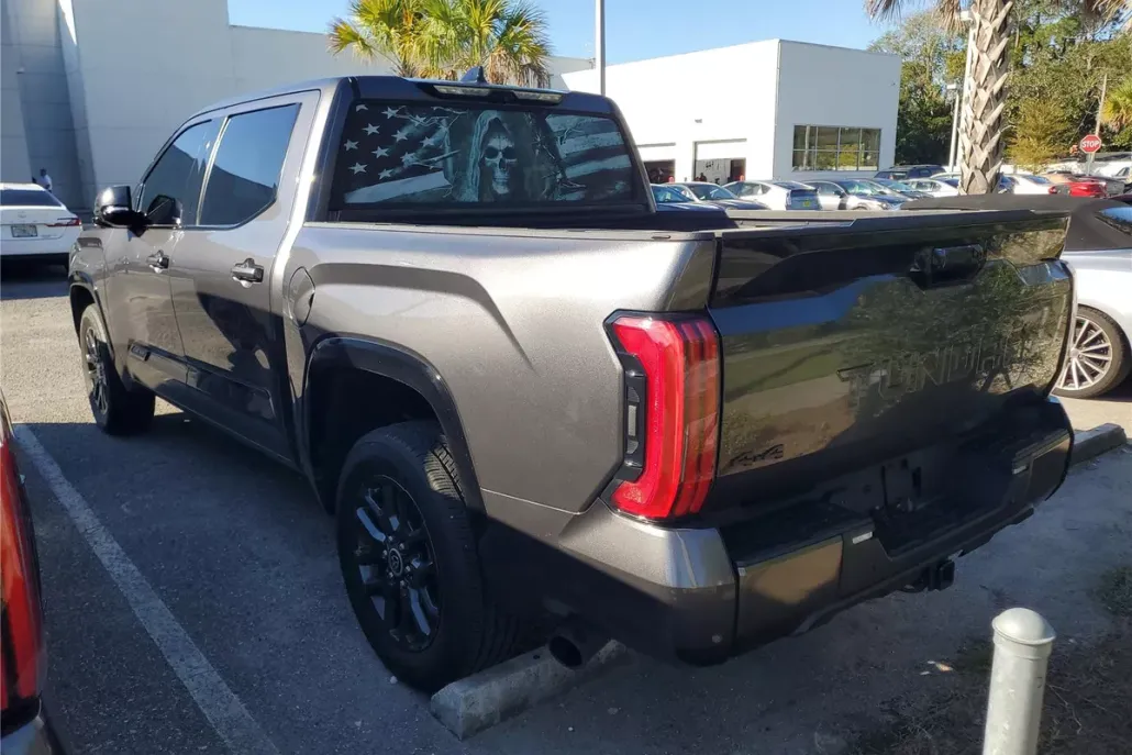 2023 Toyota Tundra Platinum CrewMax photo 1