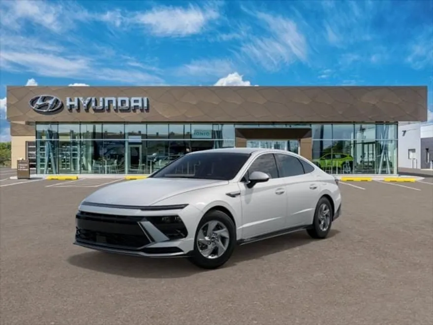 2025 Hyundai Sonata SE photo 1