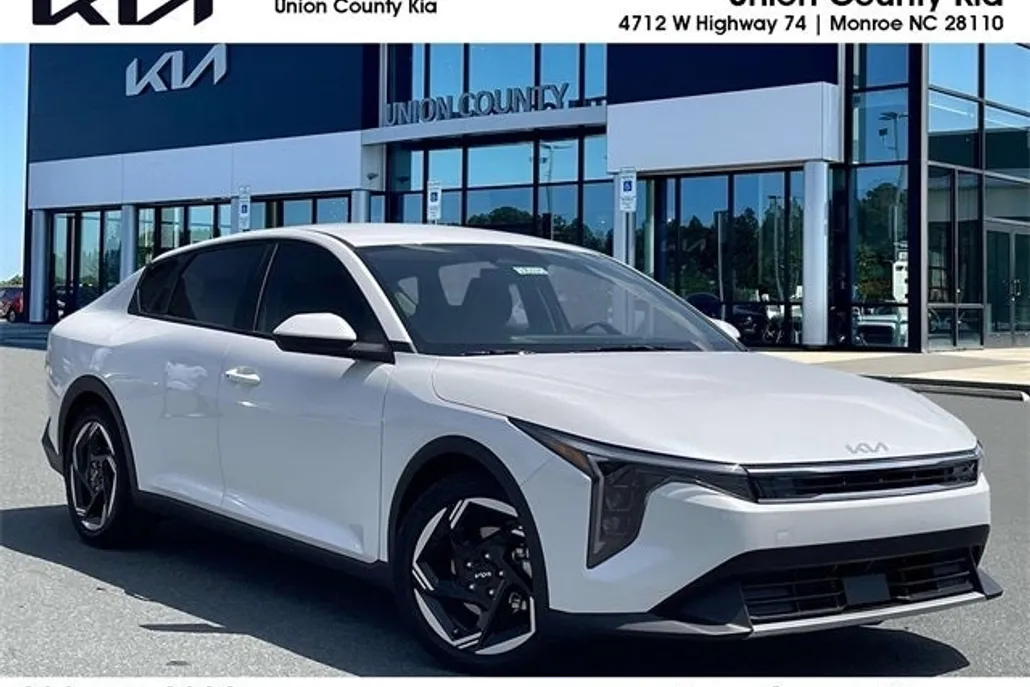 2025 Kia K4 EX photo 1