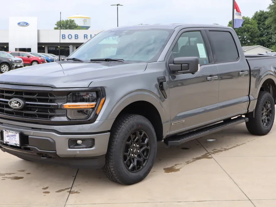 2025 Ford F-150 XLT photo 1