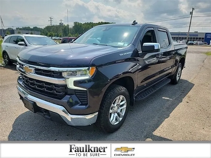 2022 Chevrolet Silverado 1500 LT photo 1