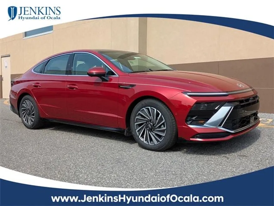 2025 Hyundai Sonata Hybrid Limited photo 1