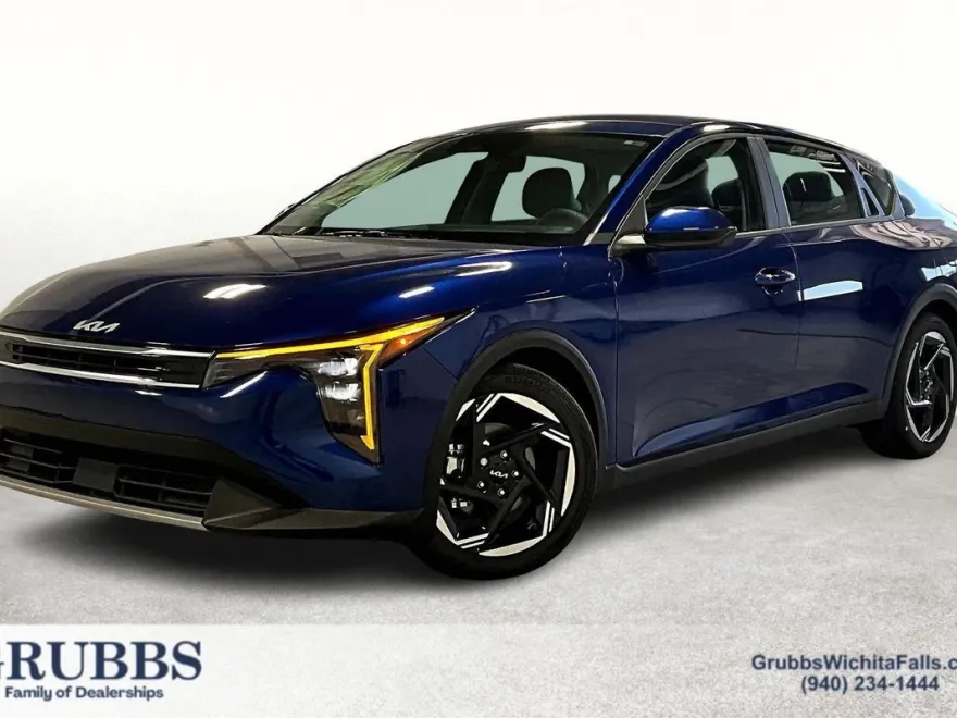 2025 Kia K4 EX photo 1