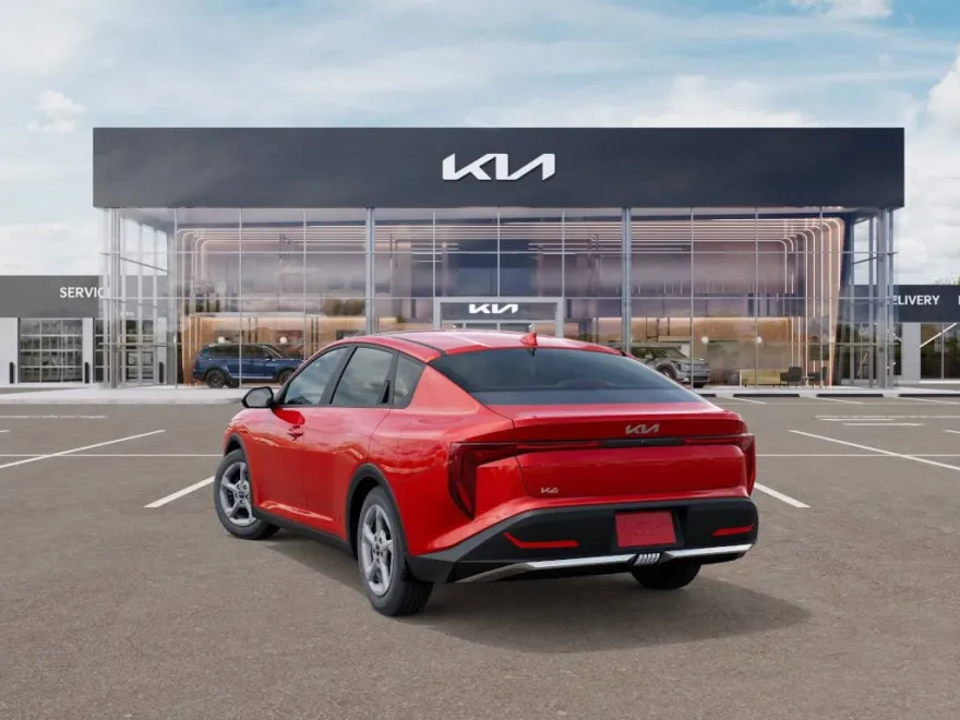 2025 Kia K4 LXS photo 1