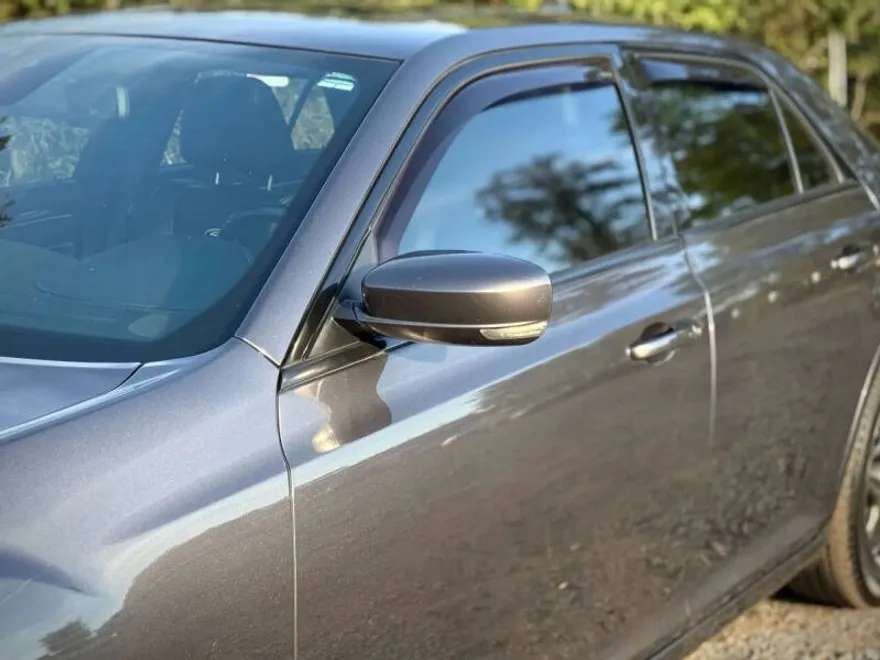 2018 Chrysler 300 S photo 1