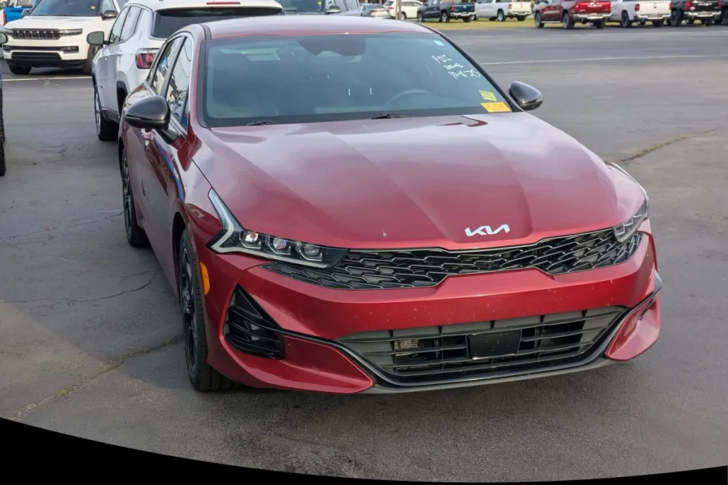 2024 Kia K5 GT-Line photo 1