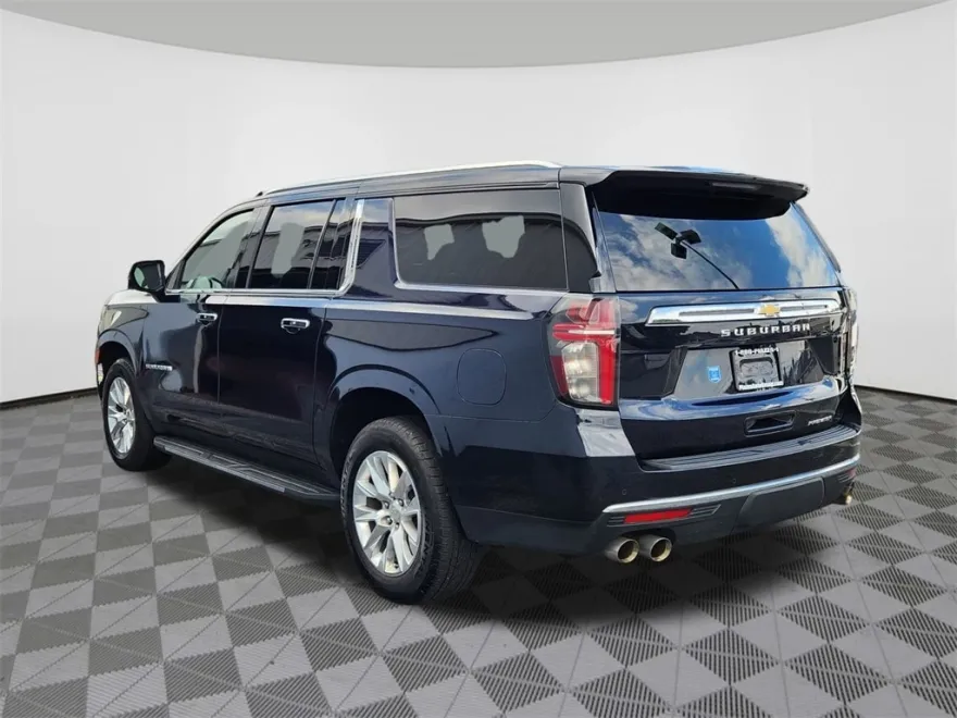 2024 Chevrolet Suburban Premier photo 1