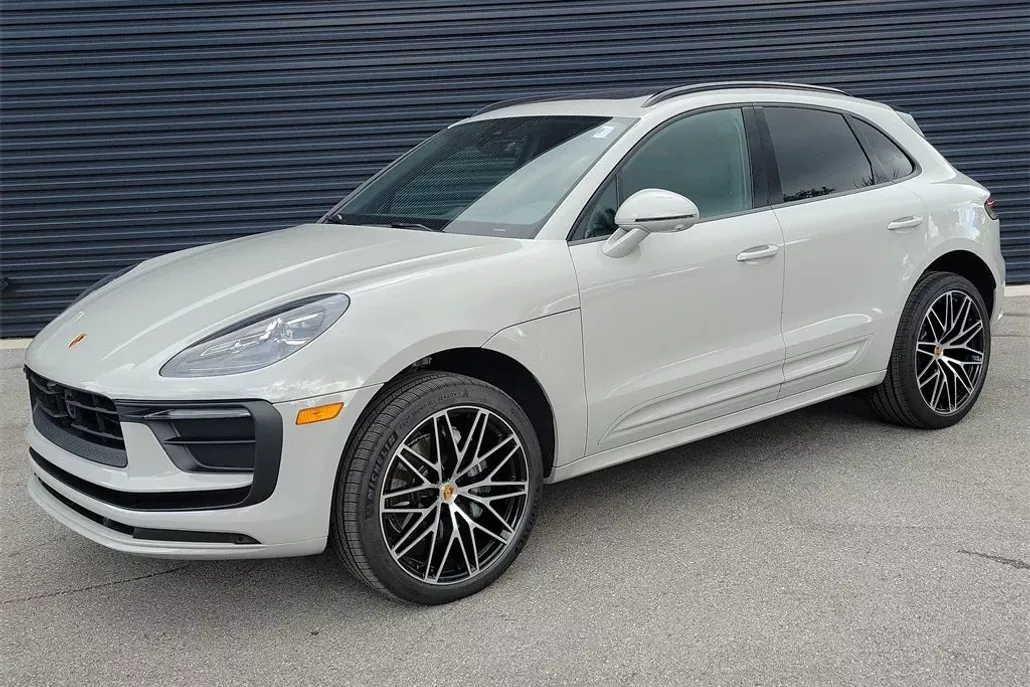2025 Porsche Macan Base photo 1