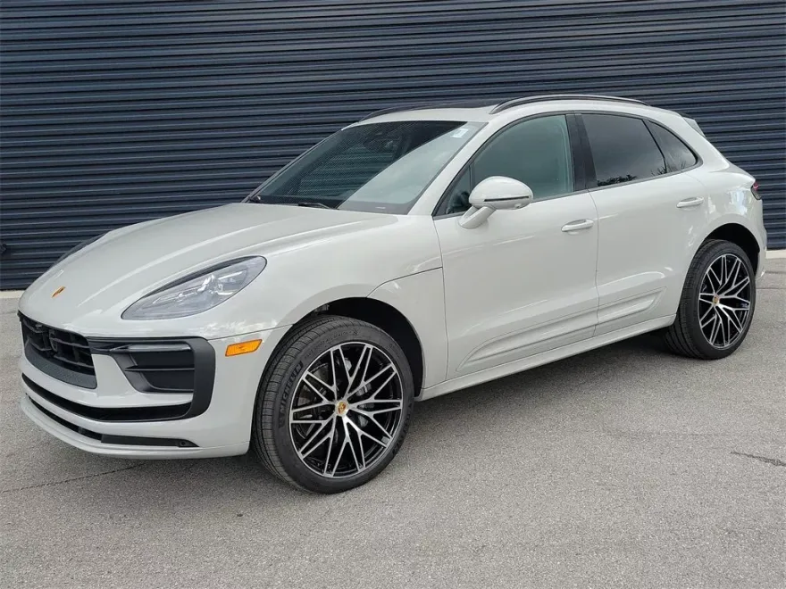2025 Porsche Macan Base photo 1