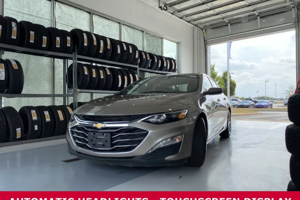 2024 Chevrolet Malibu 1LT photo 1