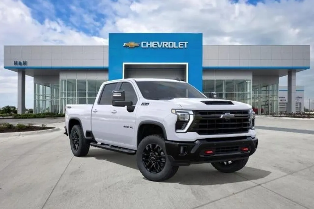 2025 Chevrolet Silverado 2500HD LT photo 1