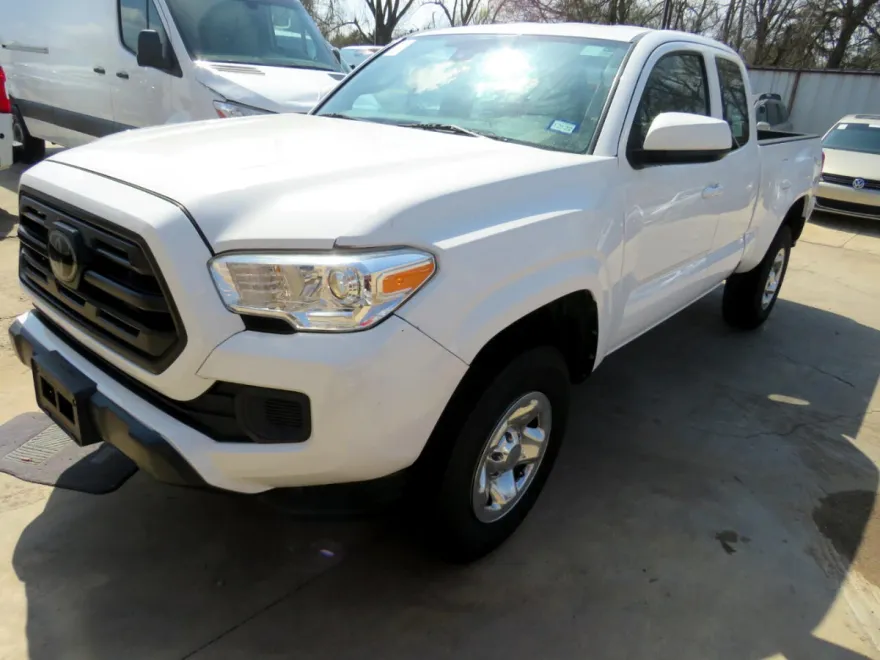 2018 Toyota Tacoma SR5 Access Cab photo 1