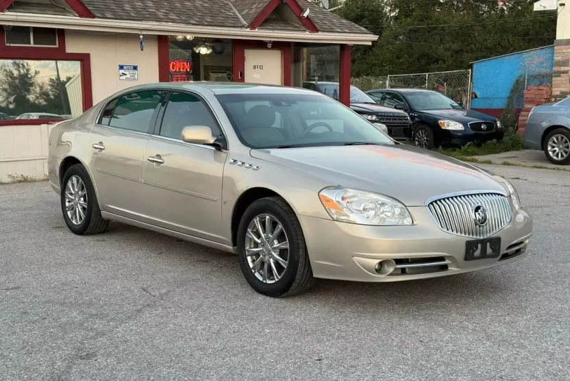 2009 Buick Lucerne CXL photo 1