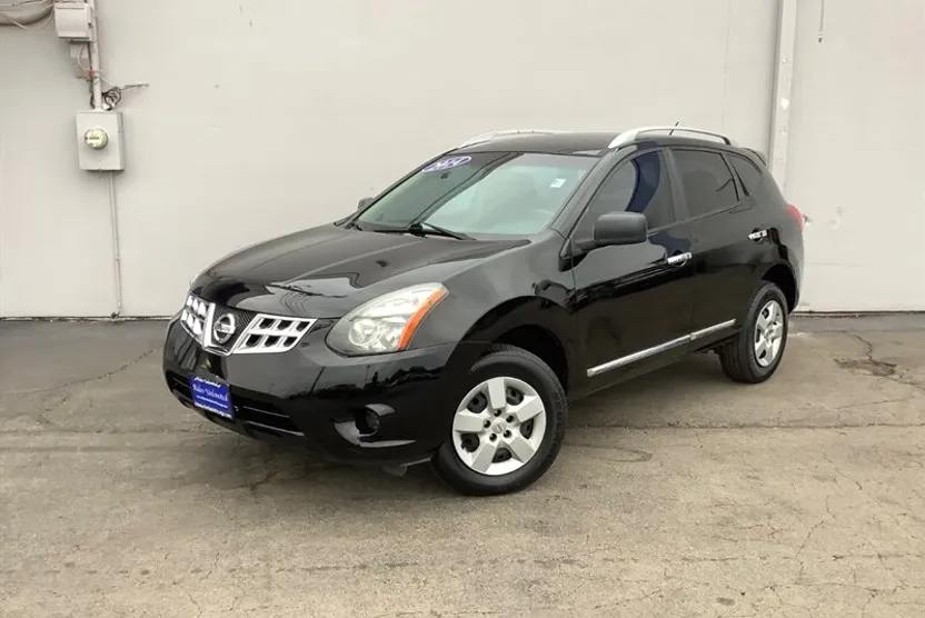 2014 Nissan Rogue Select S photo 1