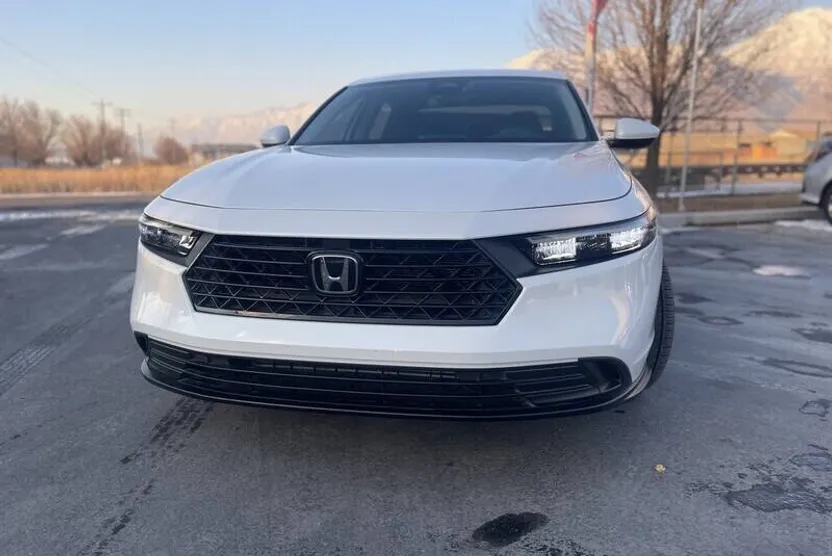 2023 Honda Accord LX photo 1
