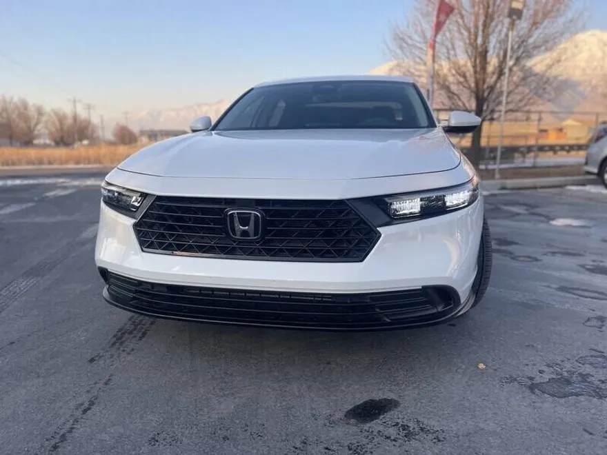 2023 Honda Accord LX photo 1