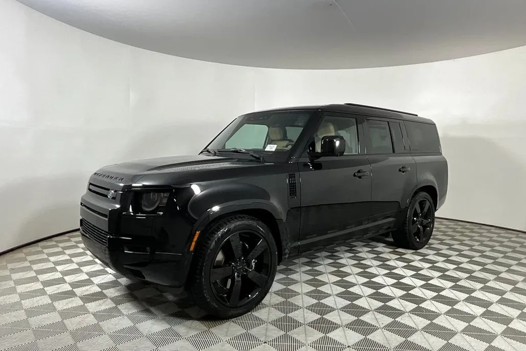 2026 Land Rover Defender 130 V8 photo 1