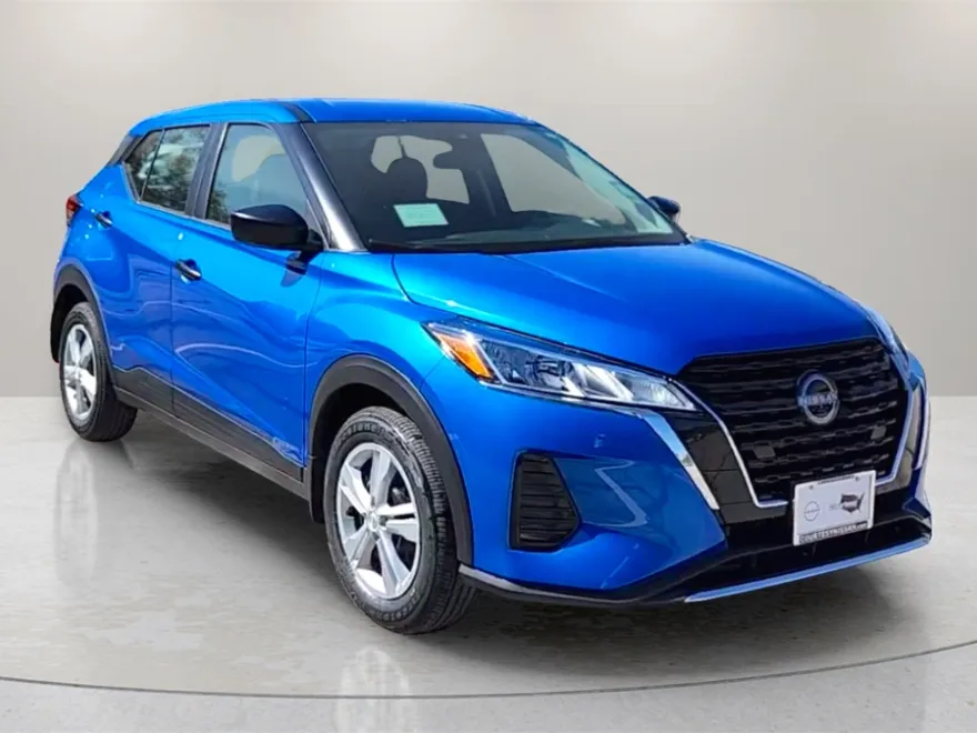 2025 Nissan Kicks Play S photo 1