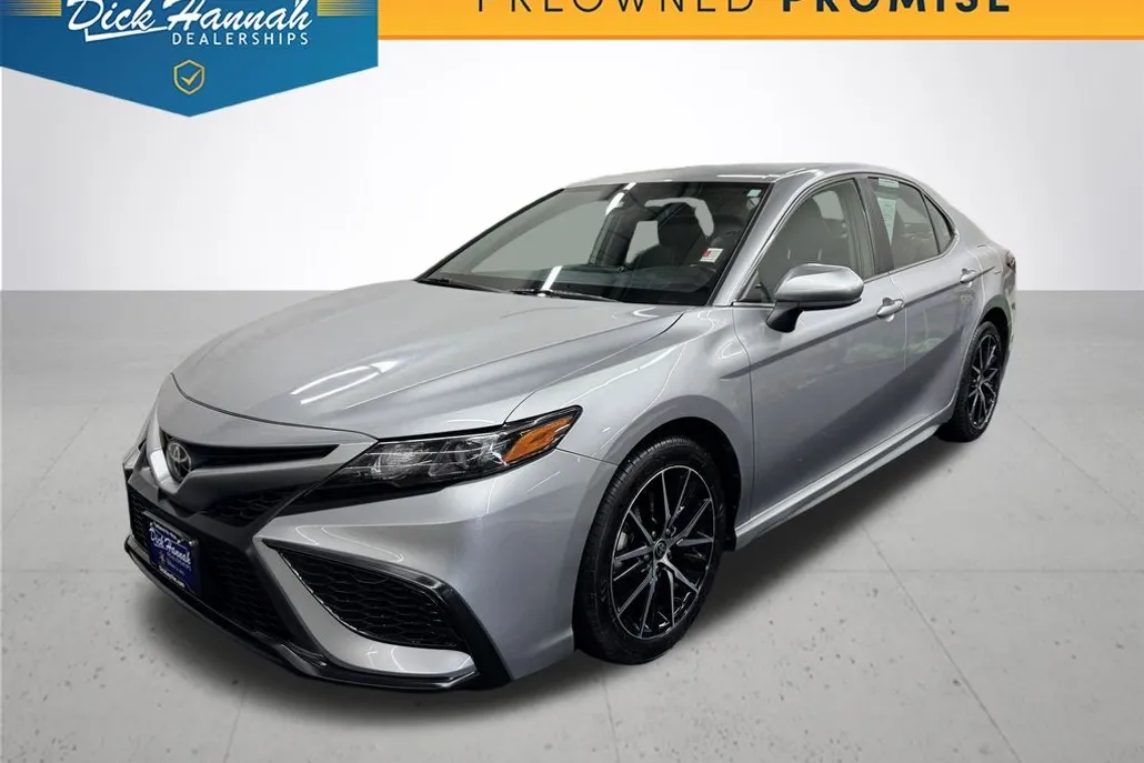 2021 Toyota Camry SE photo 1