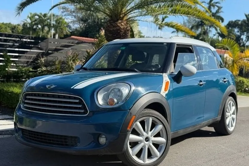 2011 Mini Countryman photo 1