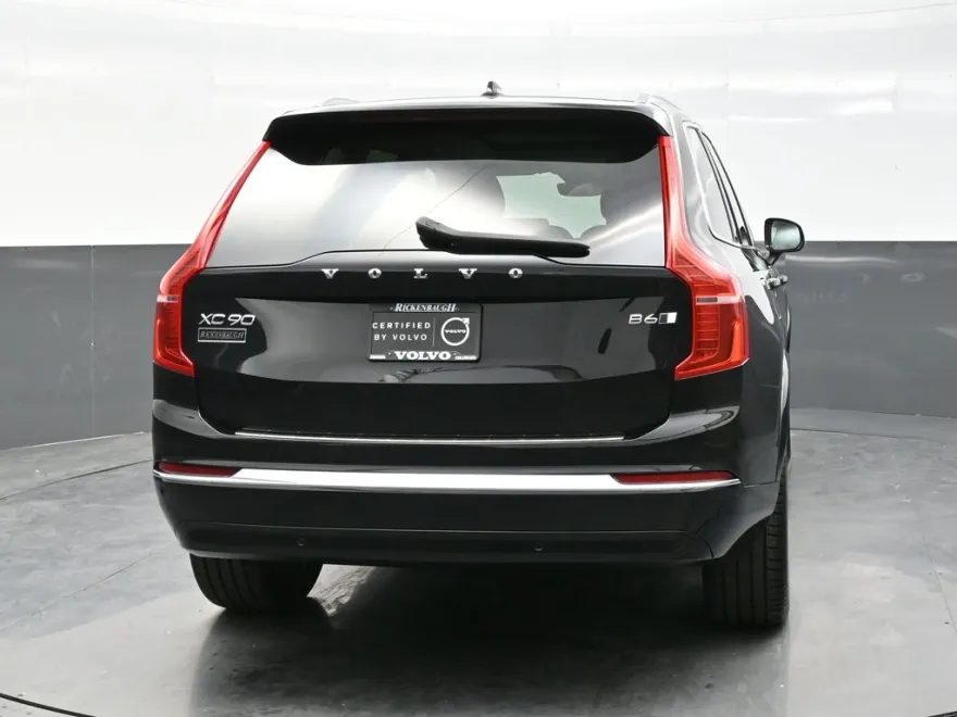 2023 Volvo XC90 Plus photo 1