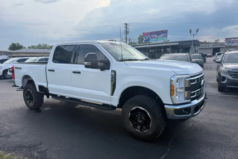 2025 Ford F-350 XLT photo 1