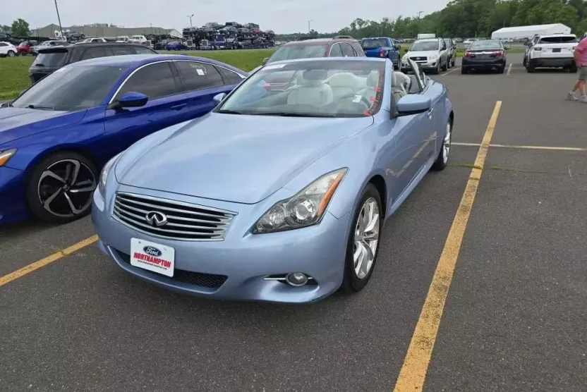 2011 Infiniti G37 Convertible photo 1