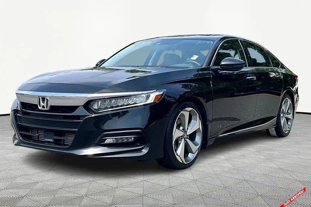 2018 Honda Accord Touring 1.5T photo 1