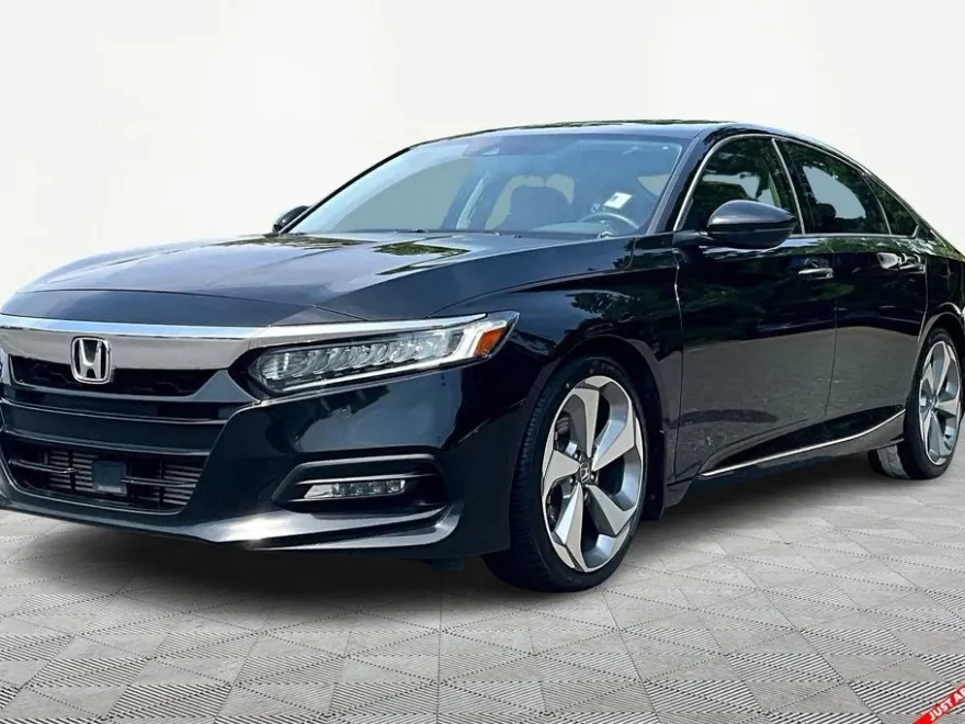 2018 Honda Accord Touring 1.5T photo 1